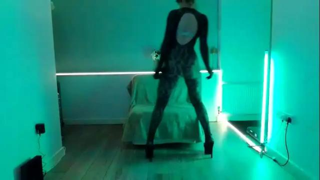Image 2 of lilydunn Stream on Chaturbate on 2 months ago