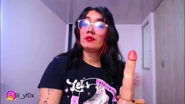Image 2 of lilyfox23 Stream on Chaturbate on 1 month ago