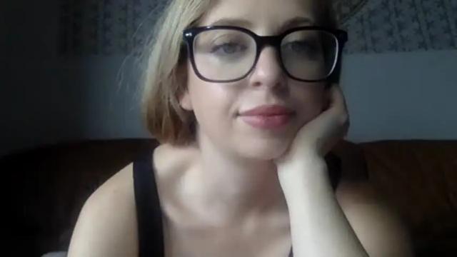 Image 10 of lilymae98 Stream on Chaturbate on 19 months ago