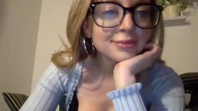 Thumbnail 3, lilymae98's Stream at Chaturbate, 16 months ago
