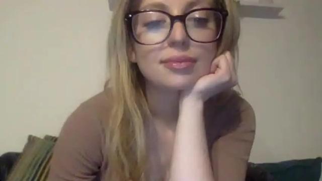 Image 10 of lilymae98 Stream on Chaturbate on 16 months ago