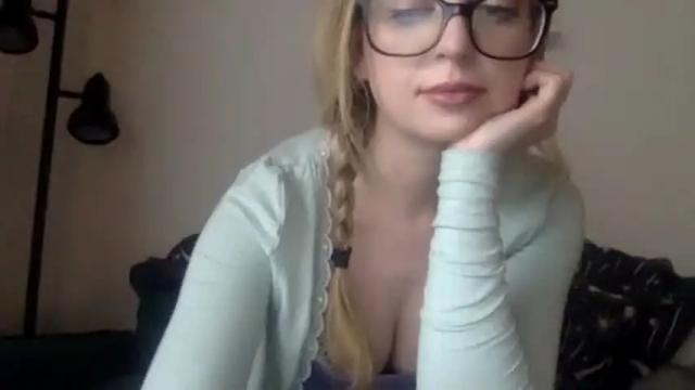 Image 11 of lilymae98 Stream on Chaturbate on 16 months ago