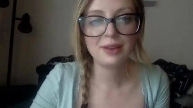 Image 12 of lilymae98 Stream on Chaturbate on 16 months ago