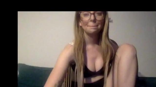 Image 2 of lilymae98 Stream on Chaturbate on 13 months ago