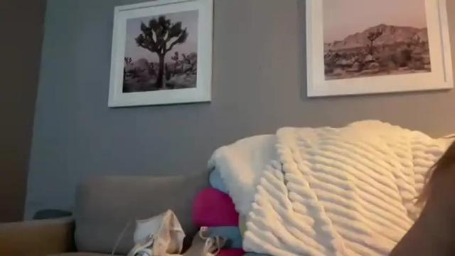 Image 6 of lilymae98 Stream on Chaturbate on 1 month ago