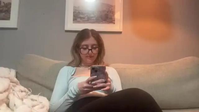 Image 8 of lilymae98 Stream on Chaturbate on 23 days ago