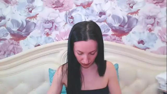 Image 11 of lilymellow Stream on Chaturbate on 1 month ago