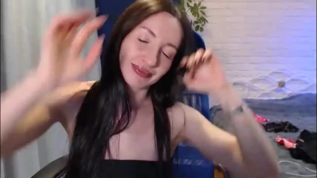 Image 3 of lilymellow Stream on Chaturbate on 3 months ago