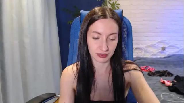 Image 7 of lilymellow Stream on Chaturbate on 3 months ago