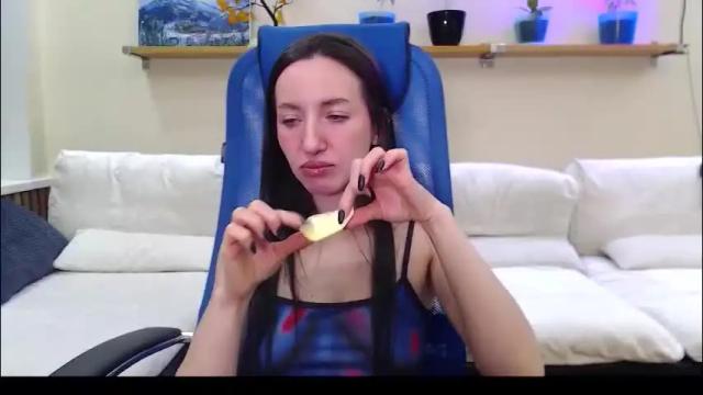 Image 10 of lilymellow Stream on Chaturbate on 2 months ago