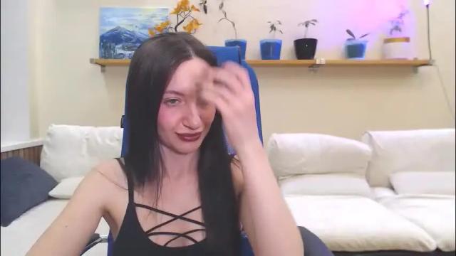 Image 3 of lilymellow Stream on Chaturbate on 2 months ago