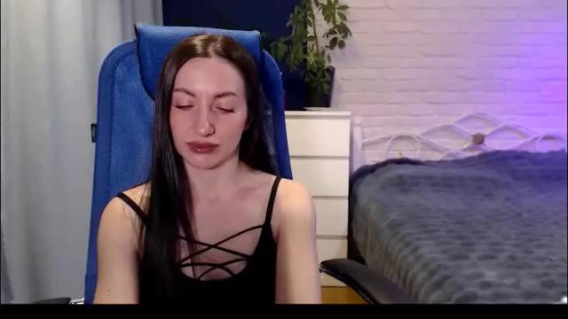 Image 4 of lilymellow Stream on Chaturbate on 2 months ago