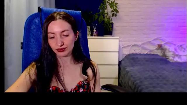 Image 3 of lilymellow Stream on Chaturbate on 2 months ago