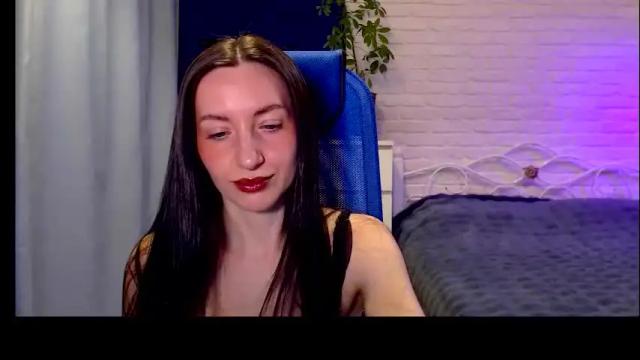 Image 2 of lilymellow Stream on Chaturbate on 2 months ago