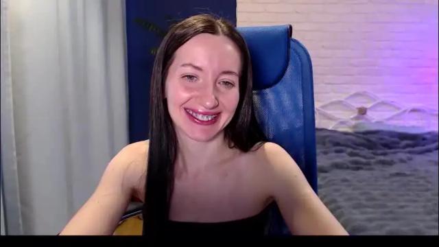 Image 11 of lilymellow Stream on Chaturbate on 2 months ago