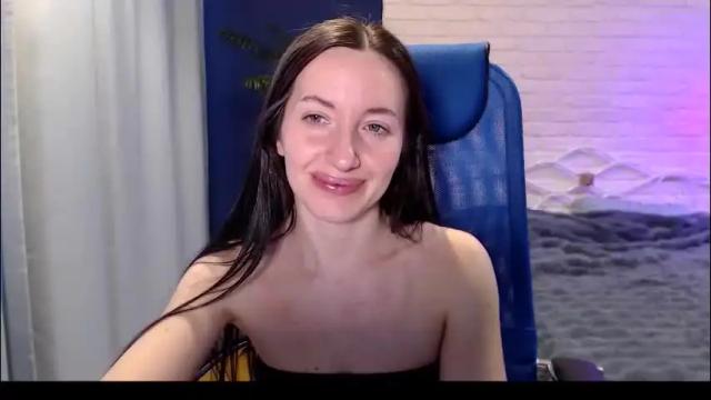 Image 3 of lilymellow Stream on Chaturbate on 2 months ago