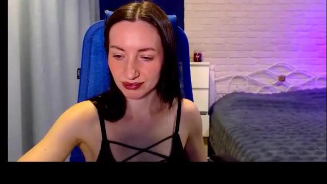 Image 2 of lilymellow Stream on Chaturbate on 1 month ago