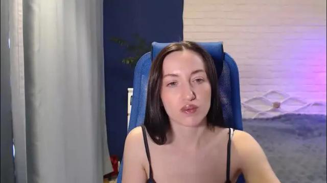 Image 2 of lilymellow Stream on Chaturbate on 1 month ago