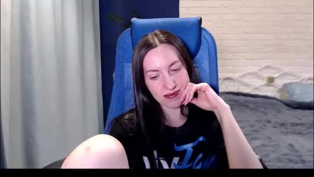 Image 4 of lilymellow Stream on Chaturbate on 1 month ago