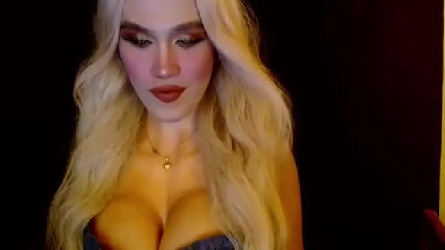 Image 10 of lilymonstercock Stream on Chaturbate on 13 months ago