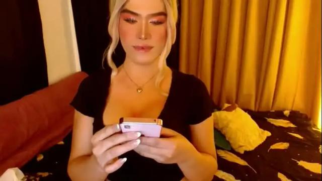 Image 2 of lilymonstercock Stream on Chaturbate on 11 days ago