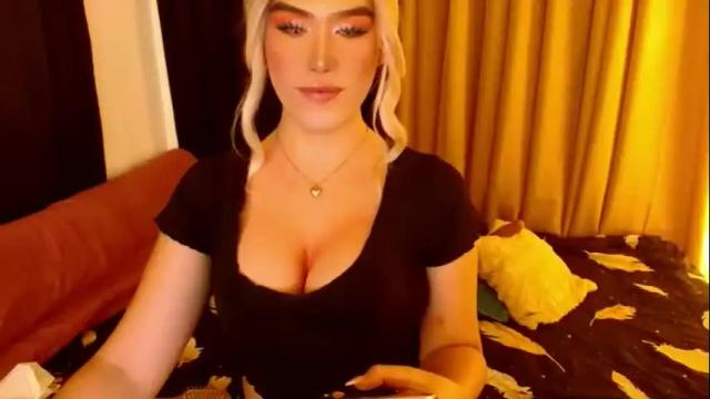 Image 4 of lilymonstercock Stream on Chaturbate on 11 days ago