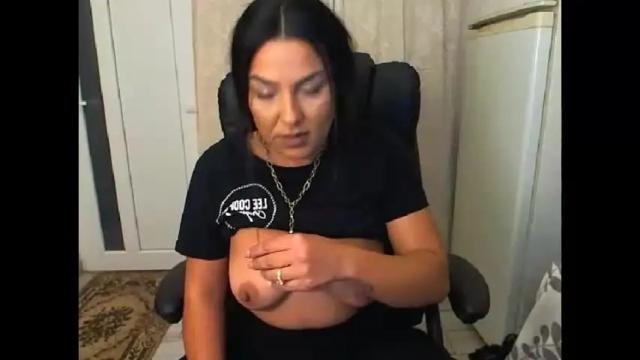 Image 4 of lilynaughty Stream on Chaturbate on 25 months ago