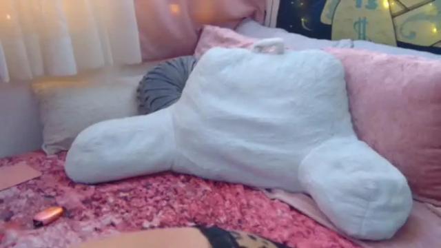 Image 4 of lilyofthevalleyyy Stream on Chaturbate on 16 months ago
