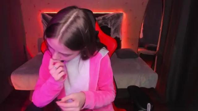 Image 12 of lilypa1mer Stream on Chaturbate on 18 months ago