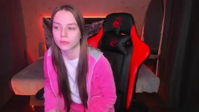 Image 2 of lilypa1mer Stream on Chaturbate on 18 months ago