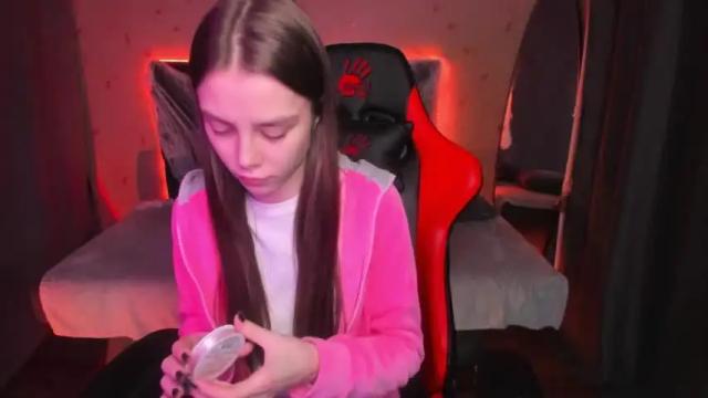 Image 4 of lilypa1mer Stream on Chaturbate on 18 months ago