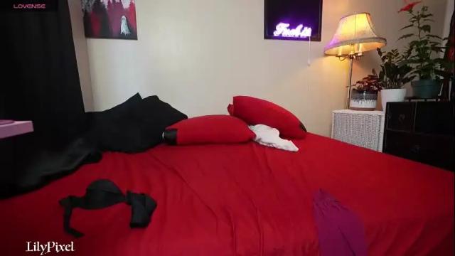 Image 4 of lilypixel Stream on Chaturbate on 6 months ago