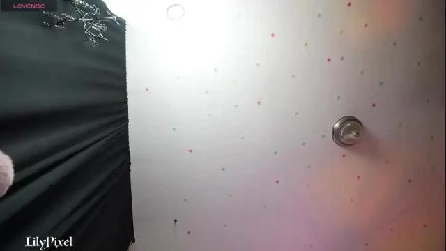 Image 6 of lilypixel Stream on Chaturbate on 6 months ago