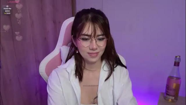 Image 6 of lilyrouse_ Stream on Chaturbate on 20 days ago