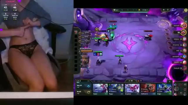 Image 10 of lilythrone Stream on Chaturbate on 1 month ago