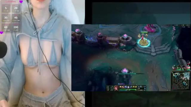 Image 6 of lilythrone Stream on Chaturbate on 13 days ago