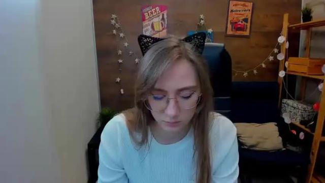 Image 2 of lim_liana Stream on Chaturbate on 16 months ago