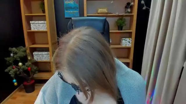 Image 2 of lim_liana Stream on Chaturbate on 16 months ago