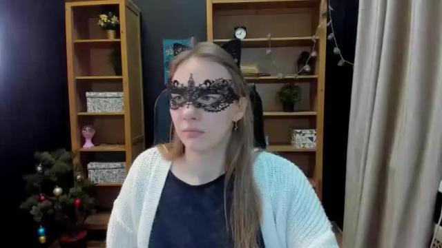 Image 3 of lim_liana Stream on Chaturbate on 16 months ago