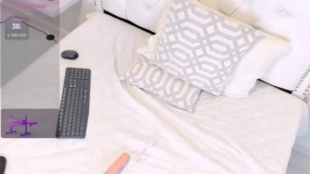 Image 10 of lina_divaa Stream on Chaturbate on 13 months ago