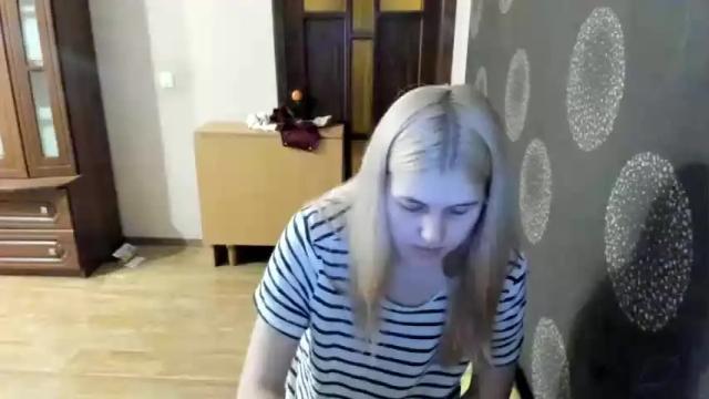 Image 2 of lina_kisss Stream on Chaturbate on 13 months ago