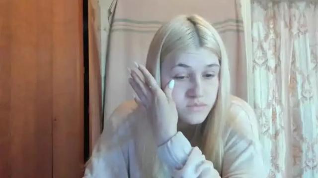 Image 10 of lina_kisss Stream on Chaturbate on 13 months ago