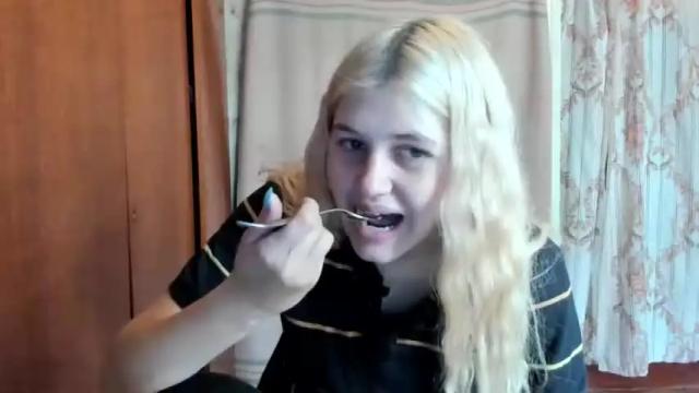 Image 6 of lina_kisss Stream on Chaturbate on 13 months ago