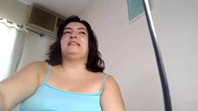 Image 3 of lina_maria99 Stream on Chaturbate on 25 months ago