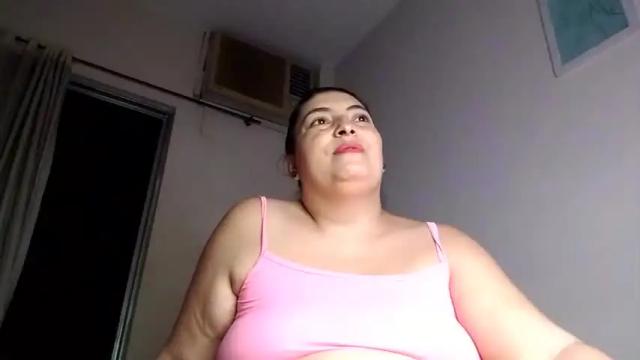 Image 3 of lina_maria99 Stream on Chaturbate on 25 months ago