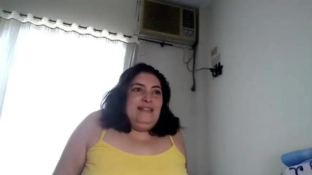 Image 2 of lina_maria99 Stream on Chaturbate on 24 months ago