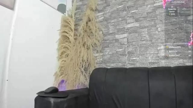 Image 12 of lina_sanchezih Stream on Chaturbate on 12 days ago