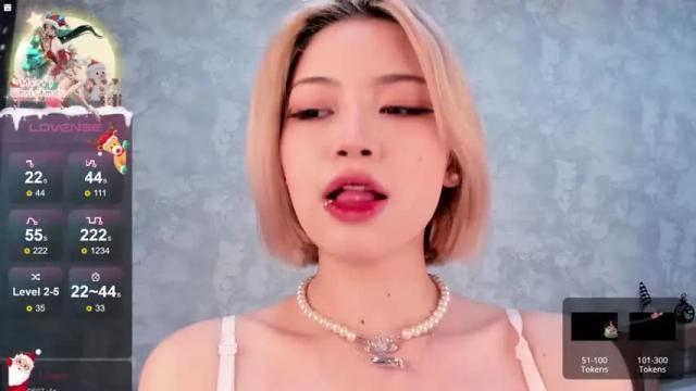 Image 12 of lina_sunflower Stream on Chaturbate on 17 months ago
