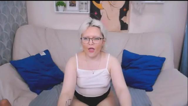 Image 3 of linafoxxy Stream on Chaturbate on 18 days ago