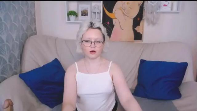 Image 3 of linafoxxy Stream on Chaturbate on 11 days ago